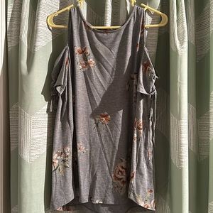 Flowly, open shoulder top.